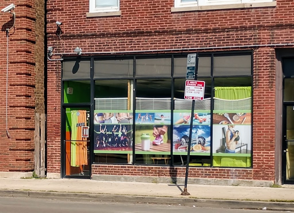 Rogers Park Nutrition Spot | restaurant | 7411 N Clark St, Chicago, IL 60626, USA | 7734129875 OR +1 773-412-9875