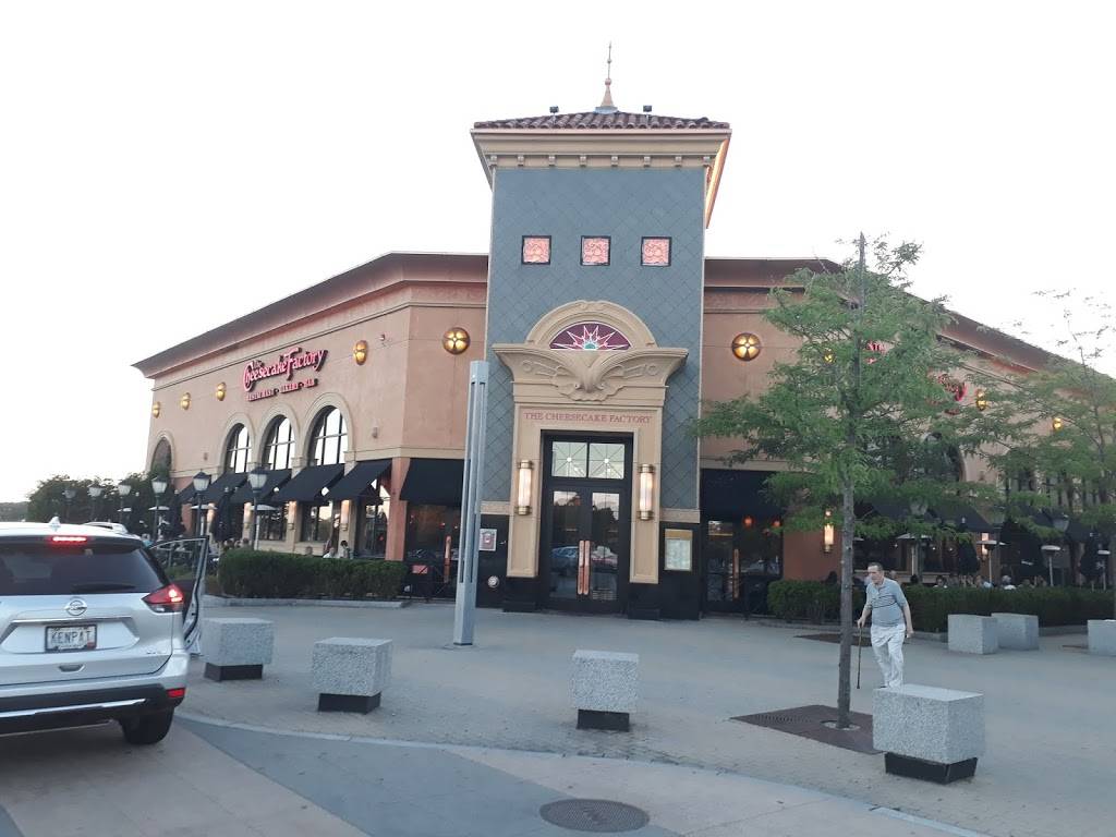 The Cheesecake Factory | restaurant | 210 Andover St, Peabody, MA 01960, USA | 9785387599 OR +1 978-538-7599