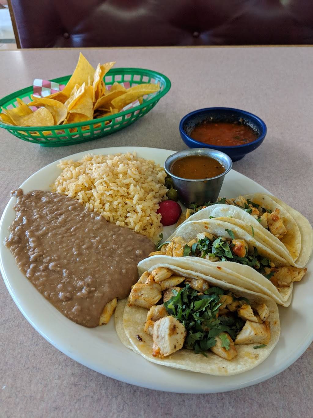 El Burrito | restaurant | 3955 E Admiral Pl, Tulsa, OK 74115, USA | 9188360839 OR +1 918-836-0839