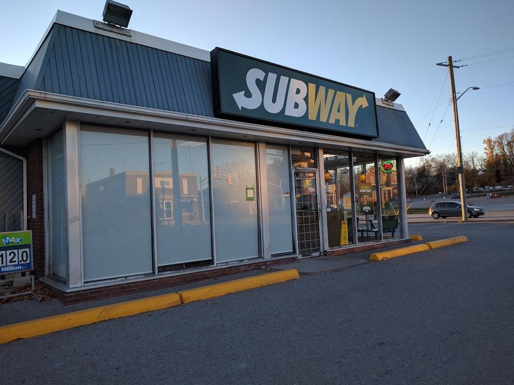 Subway | restaurant | 102 Bayfield St #3, Barrie, ON L4M 4V1, Canada | 7057375515 OR +1 705-737-5515