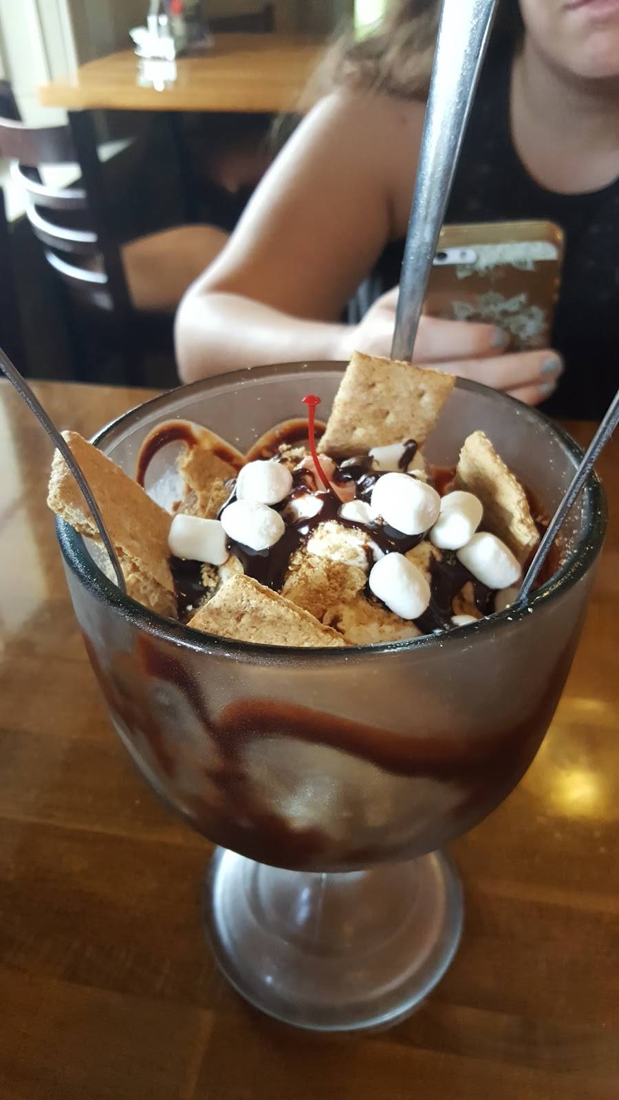 Macados | meal takeaway | 30 N Main St, Lexington, VA 24450, USA | 5404648200 OR +1 540-464-8200