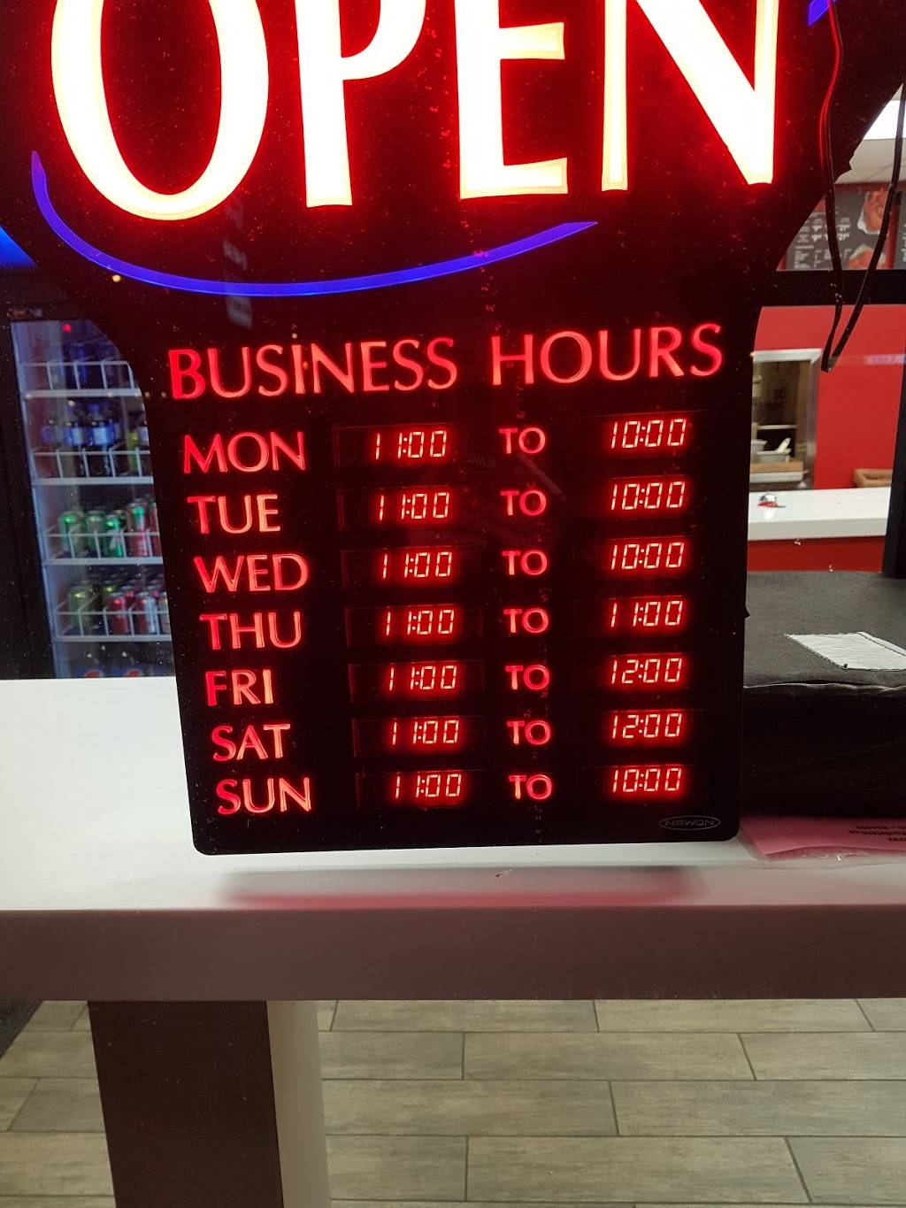 Pizza Hut | meal delivery | 215 King St E, Bowmanville, ON L1C 1P4, Canada | 9054483446 OR +1 905-448-3446