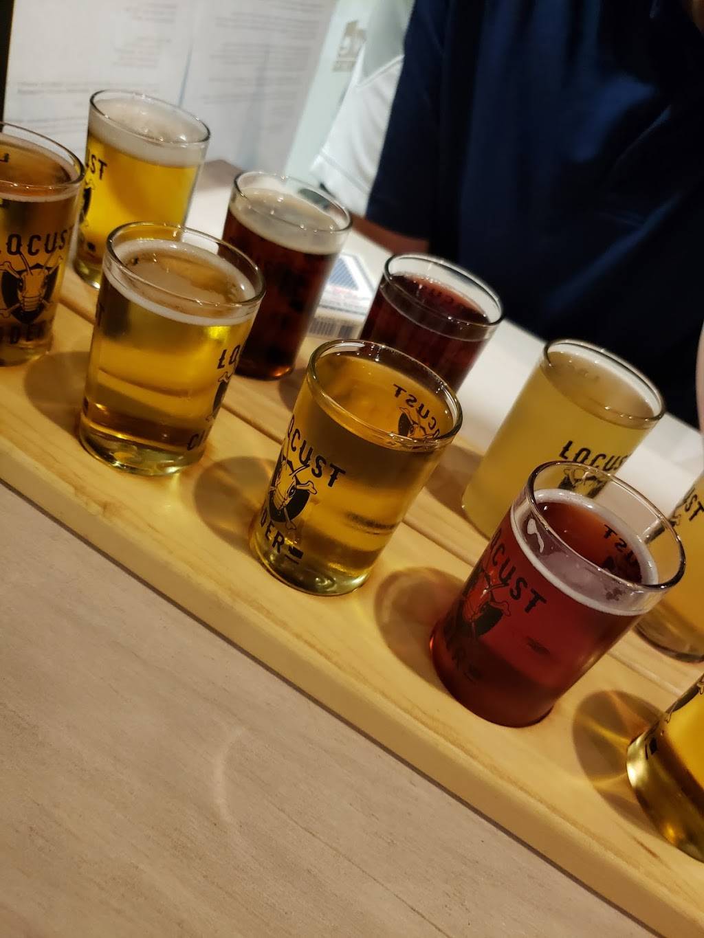 Locust Cider & Brewing Tacoma | restaurant | 2805 6th Ave, Tacoma, WA 98406, USA | 2064945968 OR +1 206-494-5968