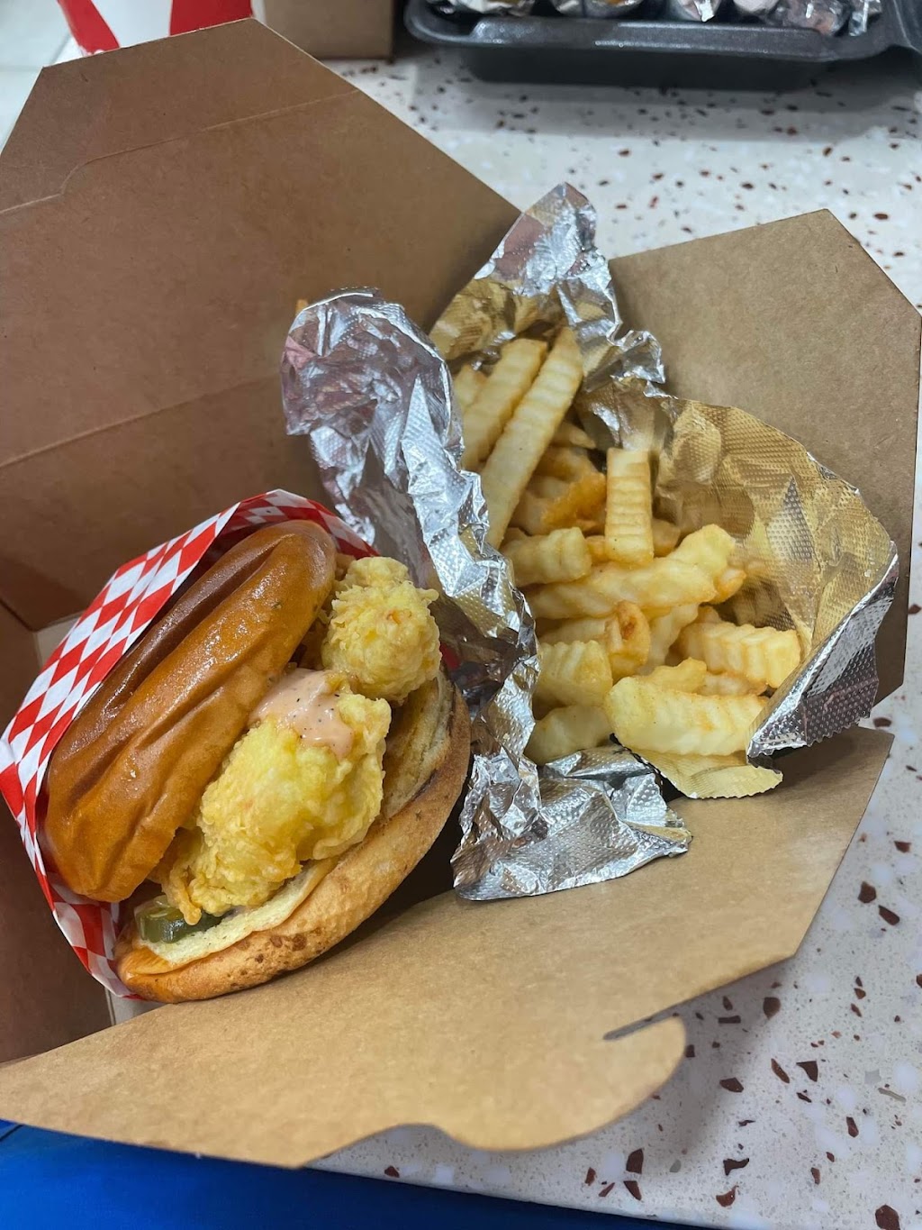 Legend Hot Chicken | restaurant | 1808 E Rte 66, Glendora, CA 91740, USA | 6266916099 OR +1 626-691-6099