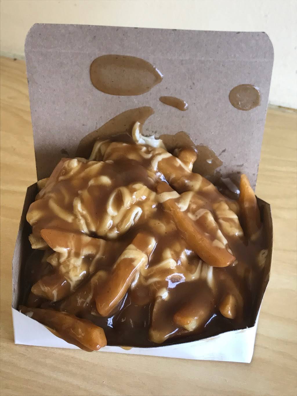 Henrys Fish & Chips | restaurant | 833 Westlock Rd, Mississauga, ON L5C 1K7, Canada | 9052771250 OR +1 905-277-1250