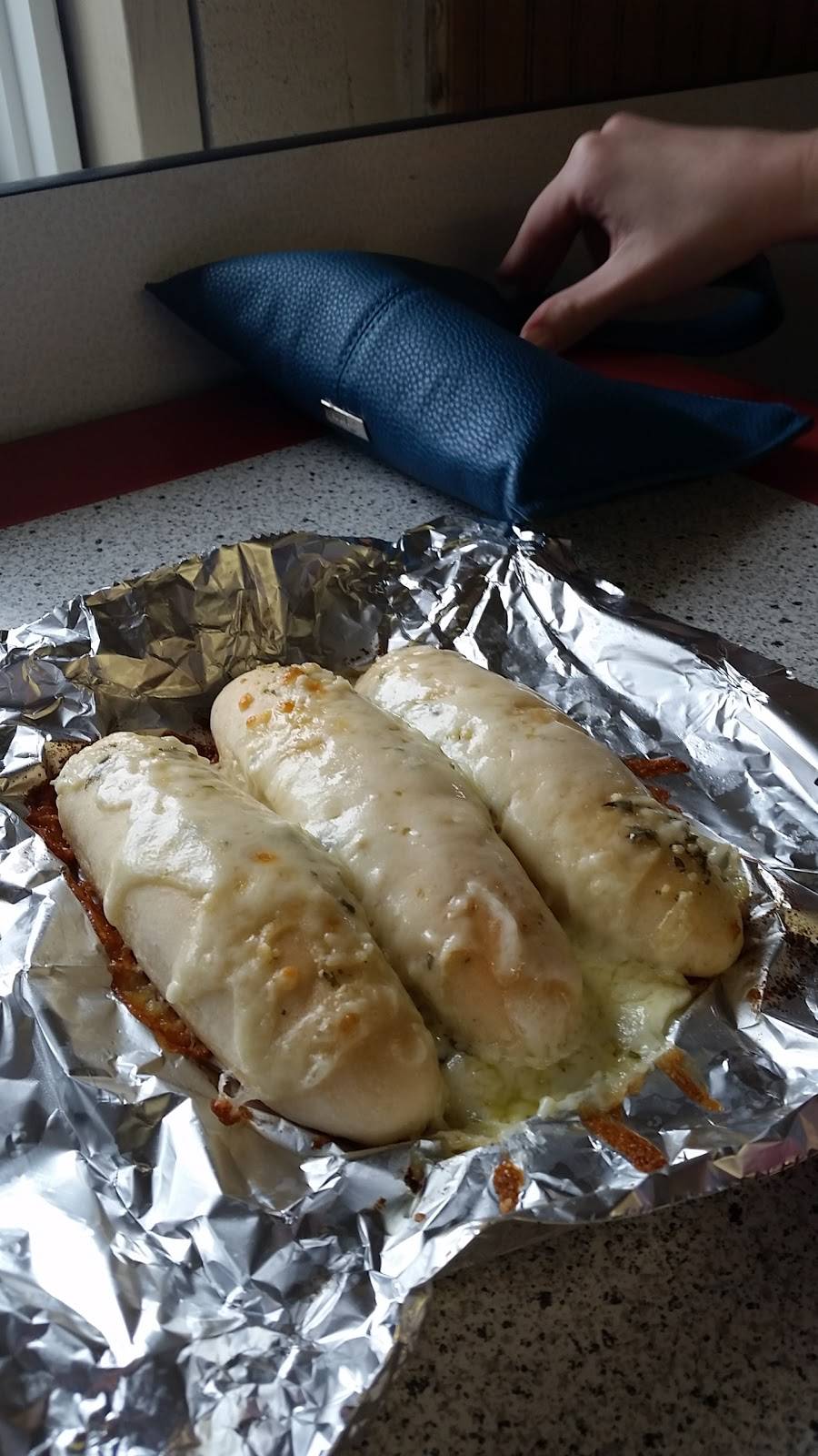 Claras Pizza and Subs | restaurant | 496 Indiana Ave, Mansfield, OH 44905, USA | 4195894611 OR +1 419-589-4611