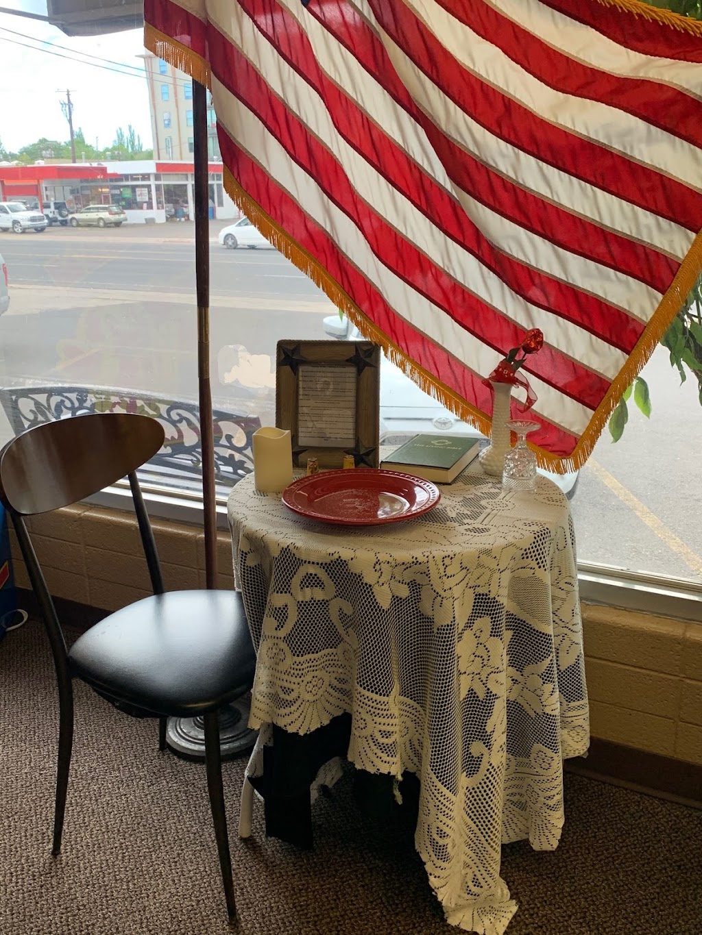 Mike & Rondas The Place | restaurant | 21 S Milton Rd, Flagstaff, AZ 86001, USA | 9287747008 OR +1 928-774-7008