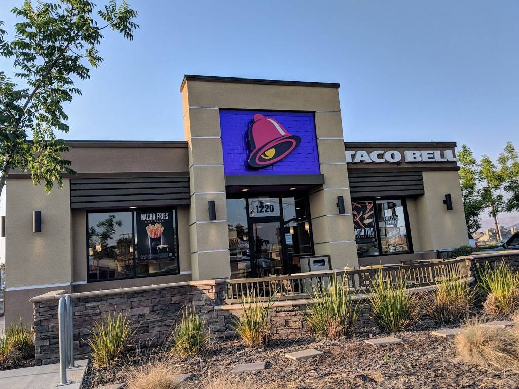 Taco Bell | meal takeaway | 1220 W Henderson Ave, Porterville, CA 93257, USA | 5597832389 OR +1 559-783-2389