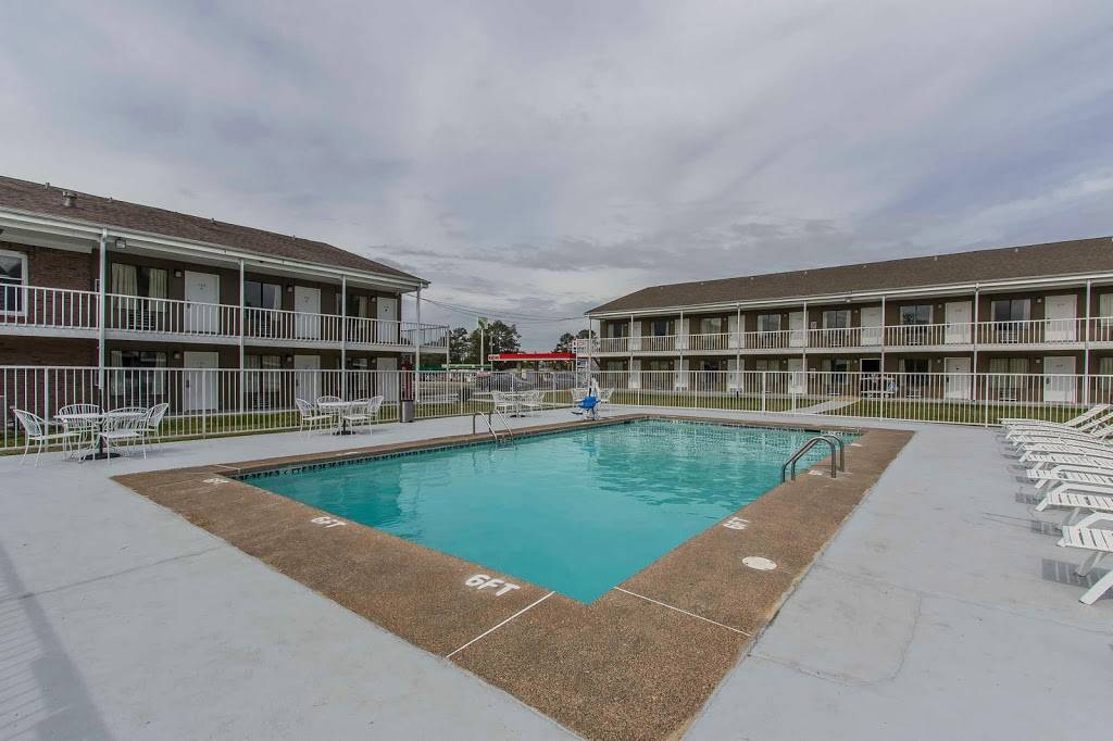 Rodeway Inn | restaurant | 2239 N Hollywood Dr, Jackson, TN 38305, USA | 7316684840 OR +1 731-668-4840