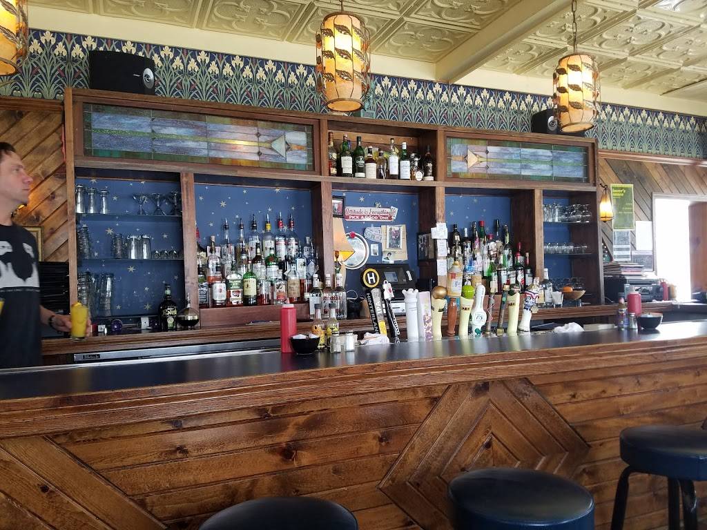 Tip Top Tavern | restaurant | 601 North St, Madison, WI 53704, USA | 6082415515 OR +1 608-241-5515