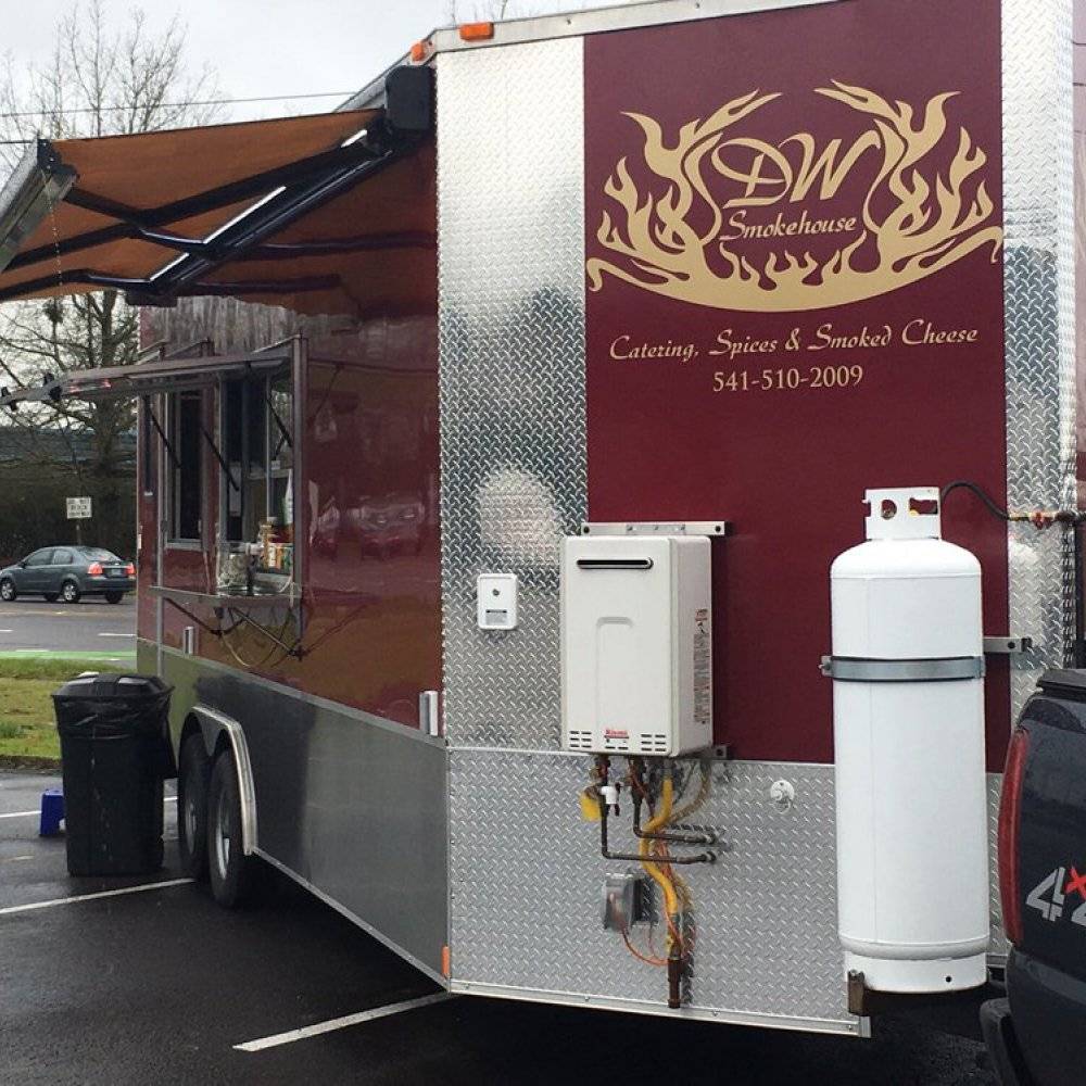 DW Smokehouse (Also Offering Catering) | restaurant | 1075 International Way, Springfield, OR 97477, USA | 5415102009 OR +1 541-510-2009