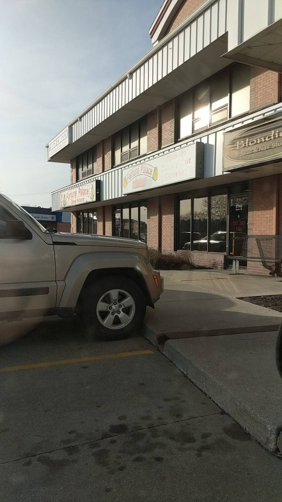 Fortune Palace Chinese Restaurant | restaurant | 5740 Old Cheney Rd #11, Lincoln, NE 68516, USA | 4024201688 OR +1 402-420-1688