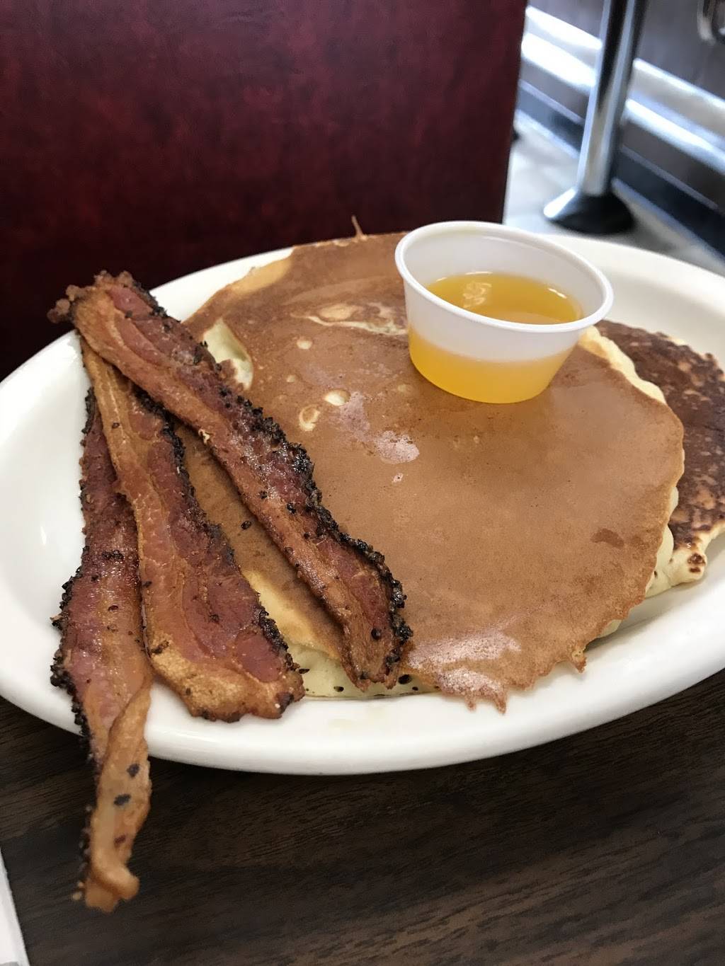 Steves Doghouse | restaurant | 3850 Pearl Rd, Cleveland, OH 44109, USA | 2163981446 OR +1 216-398-1446