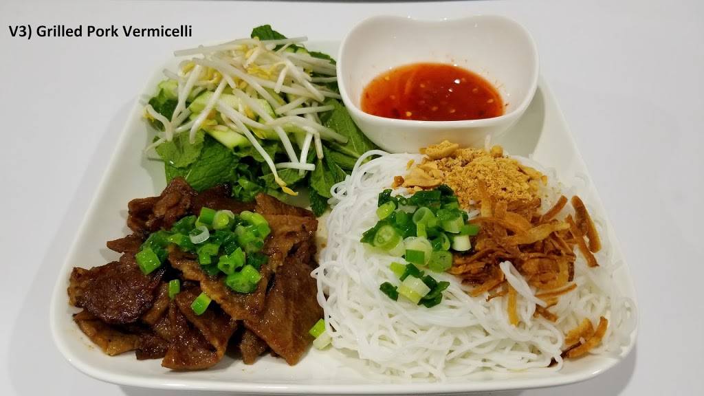JB Pho & Grill | restaurant | 7955 Barker Cypress Rd suite 900, Cypress, TX 77433, USA | 2812464640 OR +1 281-246-4640