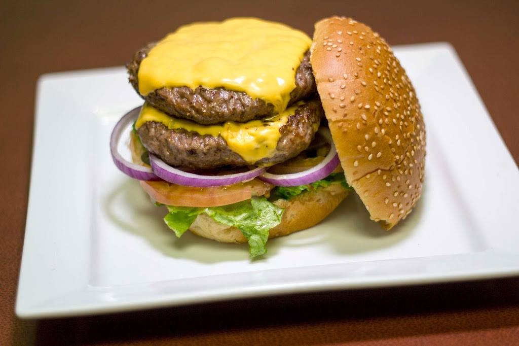 Luigis Lasagna & Pizzeria | restaurant | 17 Commercial St, Milton, ON L9T 2H6, Canada | 9058649442 OR +1 905-864-9442