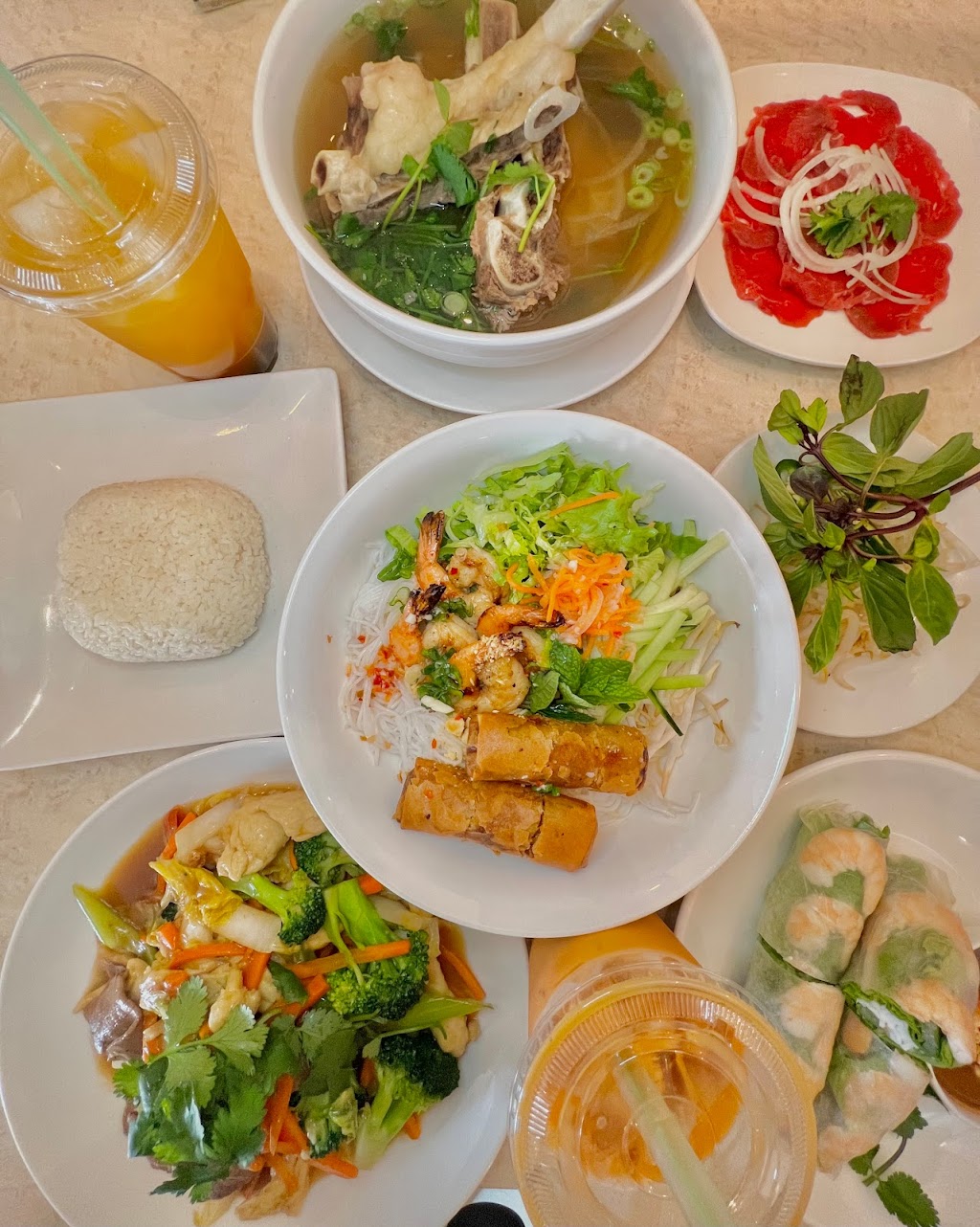 Moms Pho & Grill | restaurant | 10645 Tierrasanta Blvd # F, San Diego, CA 92124, USA | 8582680979 OR +1 858-268-0979