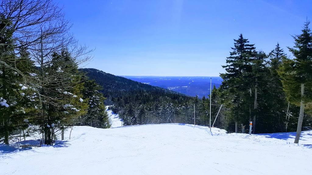 Ragged Mountain Resort | restaurant | 620 Ragged Mountain Rd, Danbury, NH 03230, USA | 6037683600 OR +1 603-768-3600