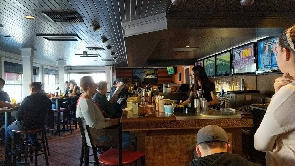 Chilis Grill & Bar | meal takeaway | 5650 Almaden Expwy, San Jose, CA 95118, USA | 4082664800 OR +1 408-266-4800