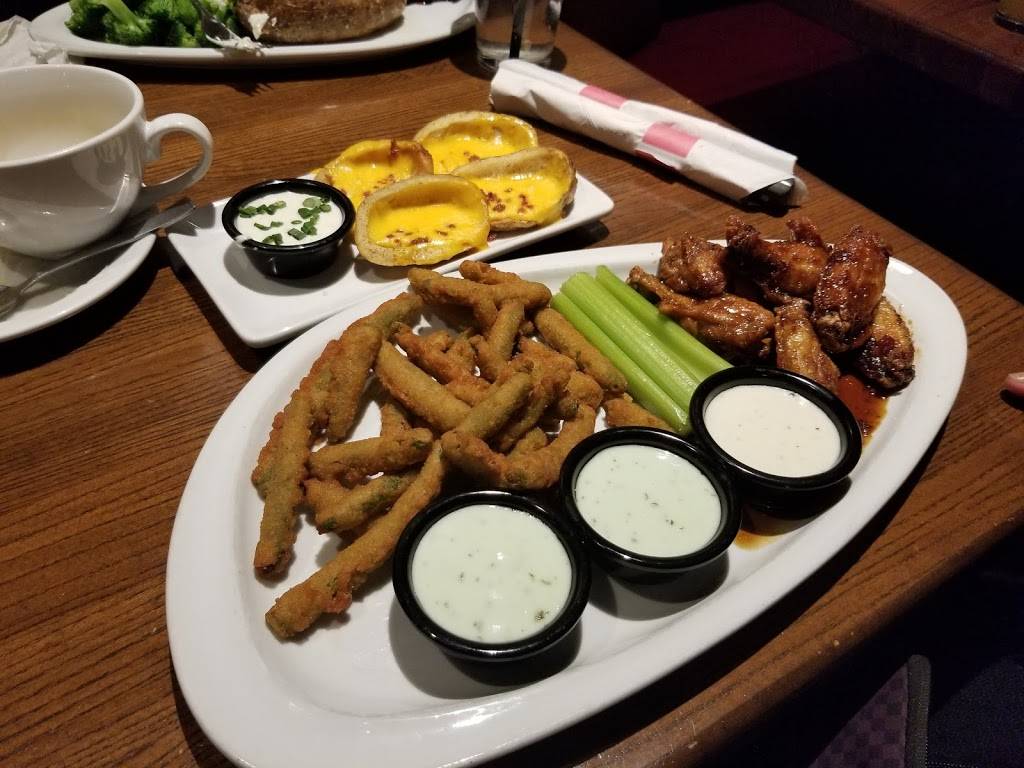 TGI Fridays | restaurant | 6721 La Tijera Blvd, Los Angeles, CA 90045, USA | 3103371143 OR +1 310-337-1143