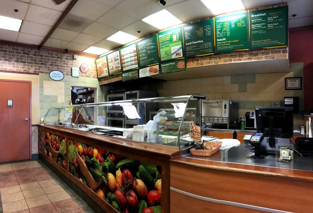 Subway Restaurants | restaurant | 3933 E Castro Valley Blvd, Castro Valley, CA 94546, USA | 5108819187 OR +1 510-881-9187