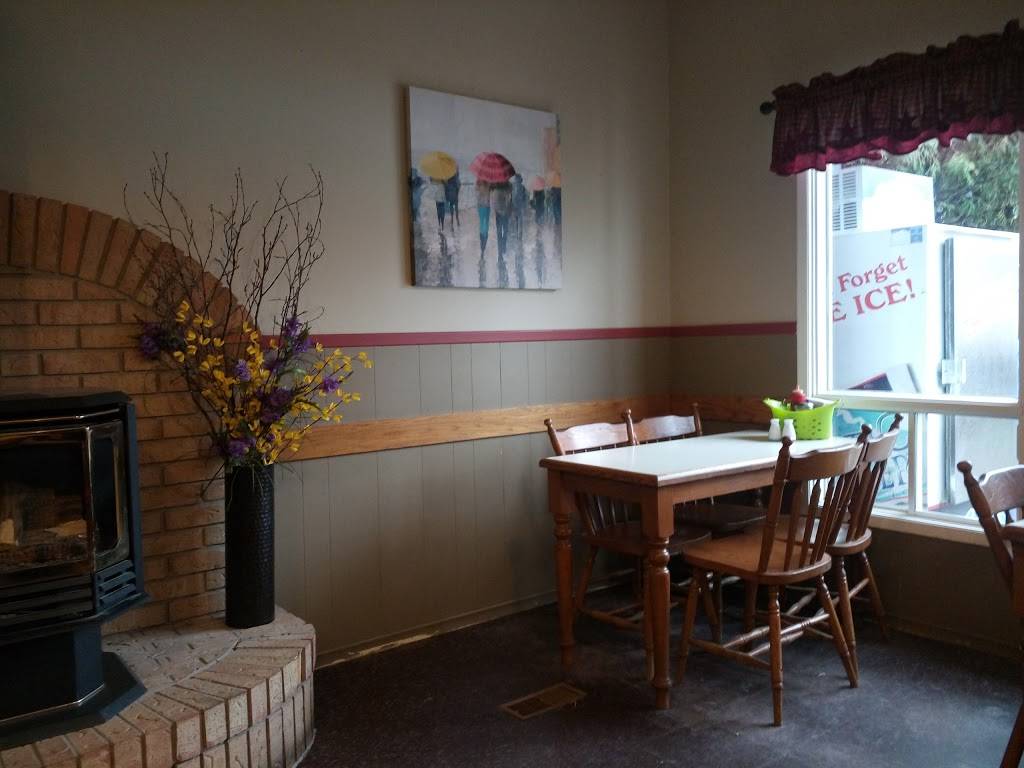 Ernis Place Restaurant & Pizza | restaurant | 171 Smith St, Arthur, ON N0G 1A0, Canada | 5198483541 OR +1 519-848-3541