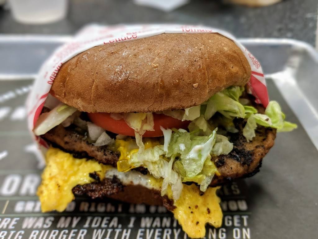 Fatburger | restaurant | 10955 Kinross Ave, Los Angeles, CA 90024, USA | 3102084300 OR +1 310-208-4300