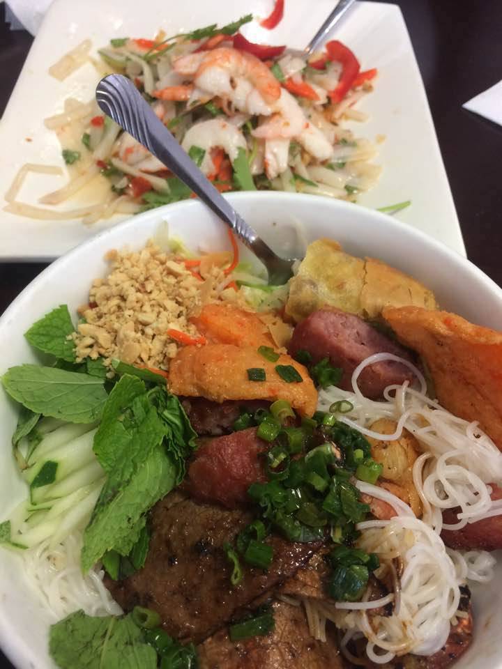 Pho Viet | restaurant | 4941 N Broadway, Chicago, IL 60640, USA | 7737691284 OR +1 773-769-1284