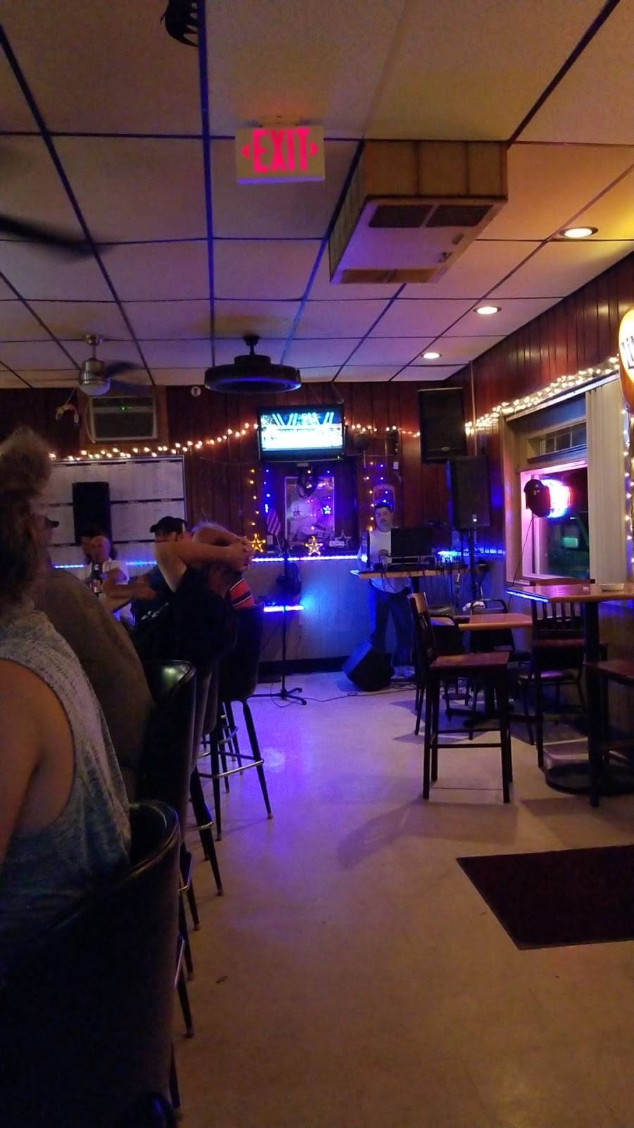 Dugout Restaurant | restaurant | 1510 Mountain Rd, Glen Allen, VA 23060, USA | 8042667883 OR +1 804-266-7883