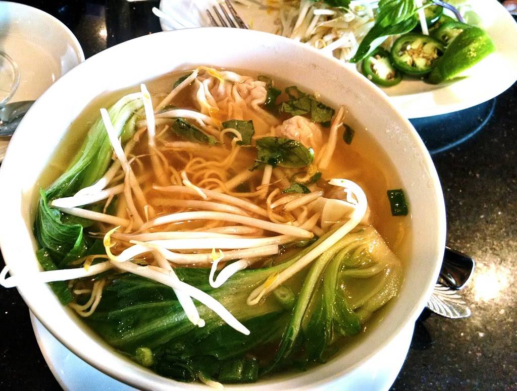 Youngs Café Vietnamese Cuisine | restaurant | 3307 S College Ave, Fort Collins, CO 80525, USA | 9702238000 OR +1 970-223-8000