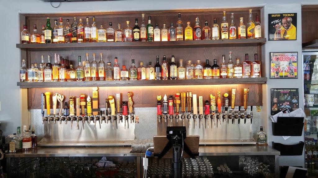 DOCs Smokehouse and Craft Bar | restaurant | 1420 B Calumet Ave, Dyer, IN 46311, USA | 2192623627 OR +1 219-262-3627