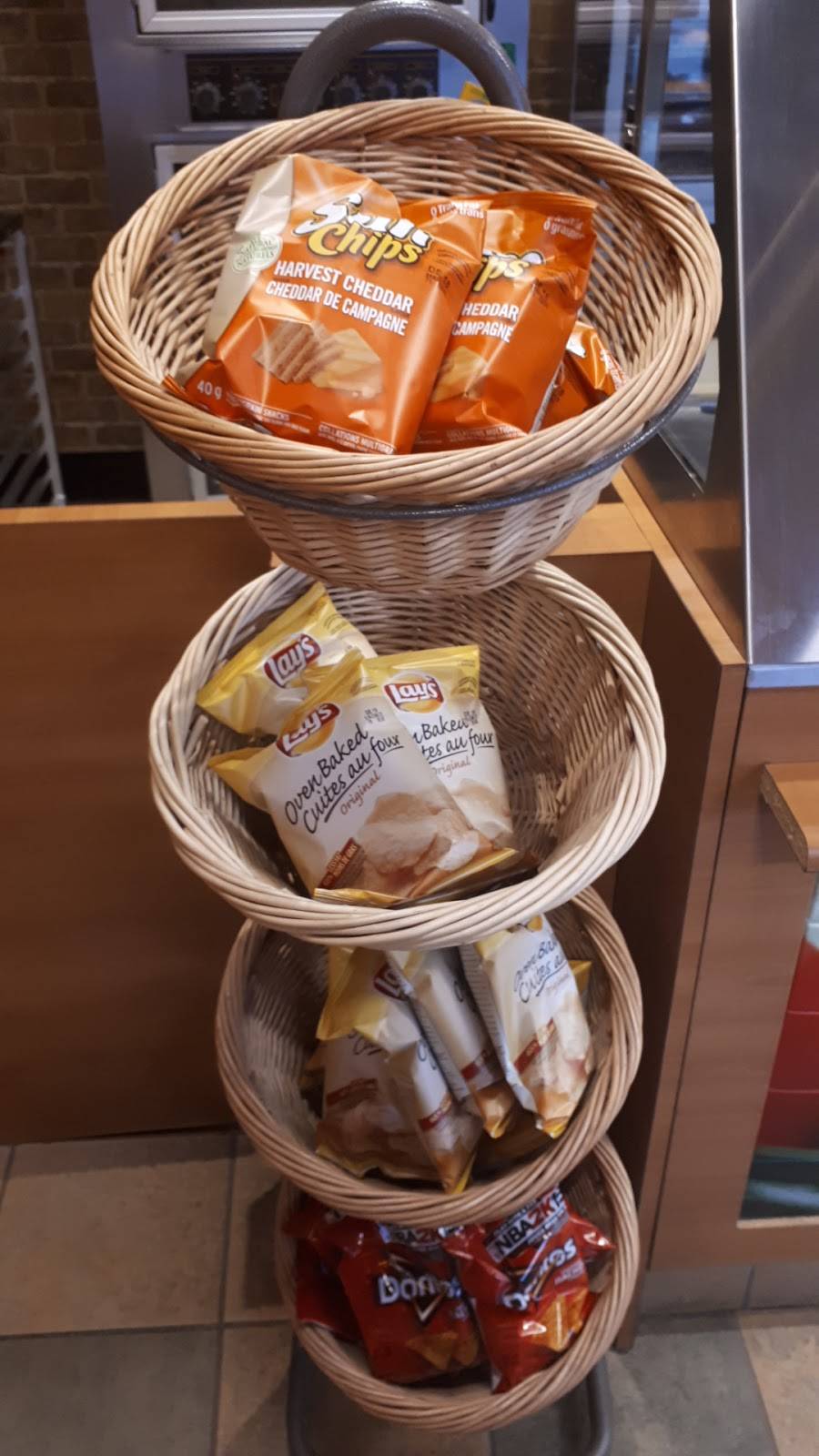 Subway | restaurant | 936 E Main St Unit 2, Welland, ON L3B 3Y9, Canada | 2898207068 OR +1 289-820-7068