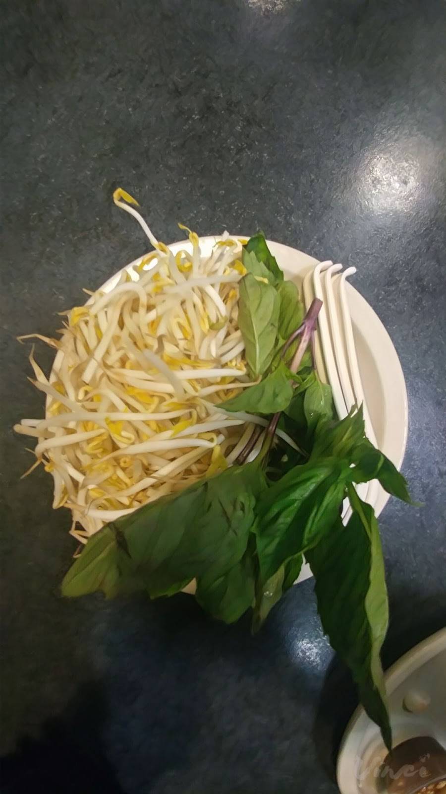 Pho Chopstix | restaurant | 28308 Telegraph Rd, Southfield, MI 48034, USA | 9472828535 OR +1 947-282-8535