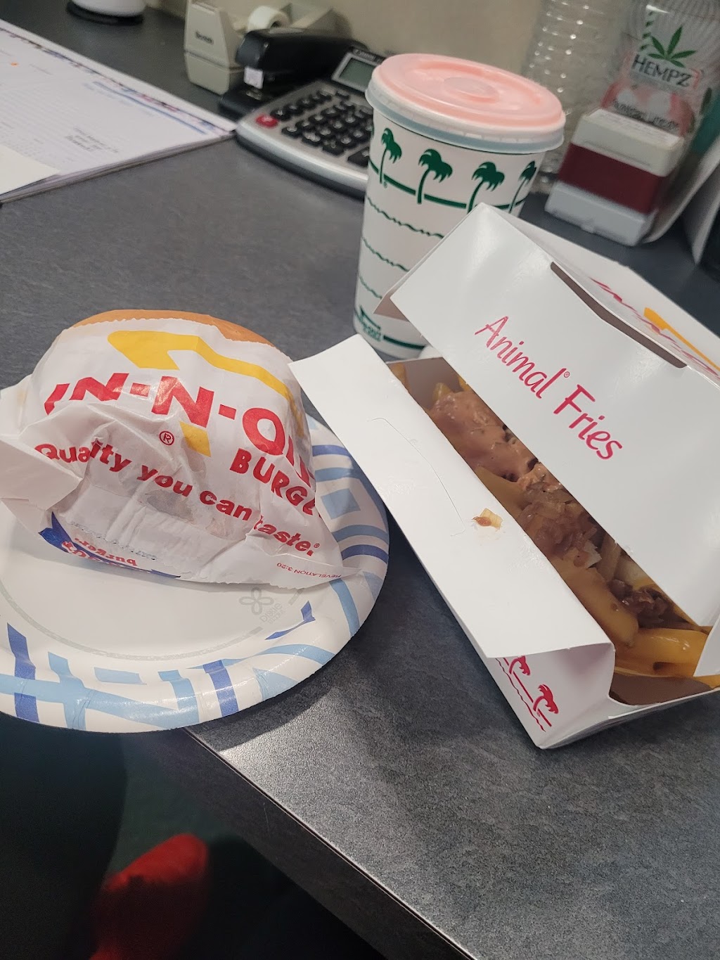 In-N-Out Burger | restaurant | 5202 Pacific Ave, Stockton, CA 95207, USA | 8007861000 OR +1 800-786-1000