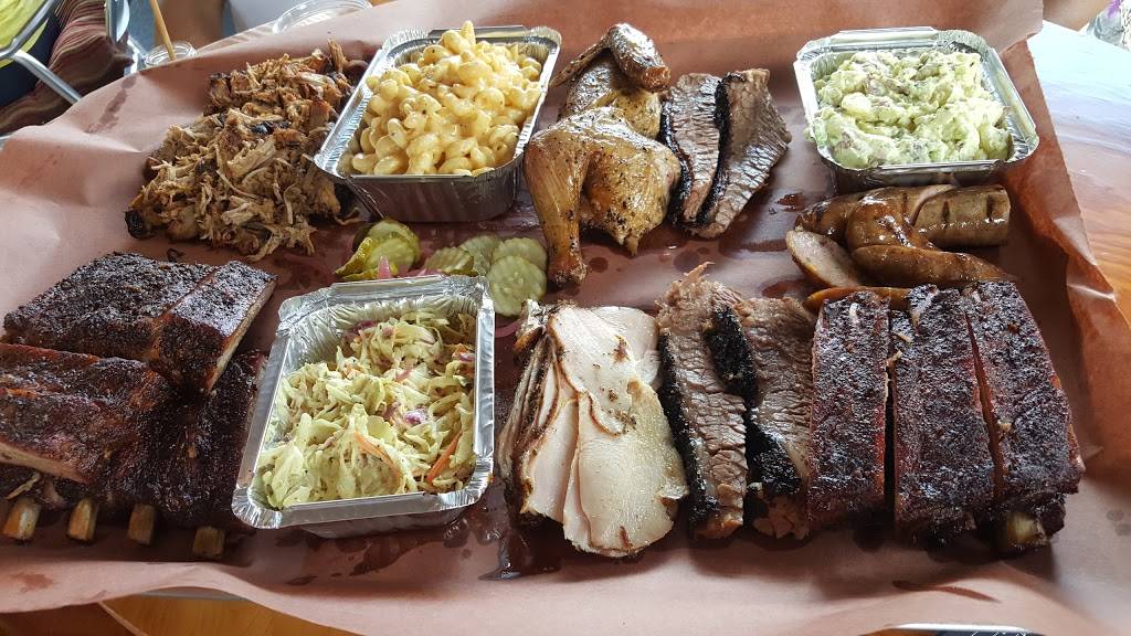 Woodpile BBQ Shack | restaurant | 303 S Main St, Clawson, MI 48017, USA | 2485658149 OR +1 248-565-8149