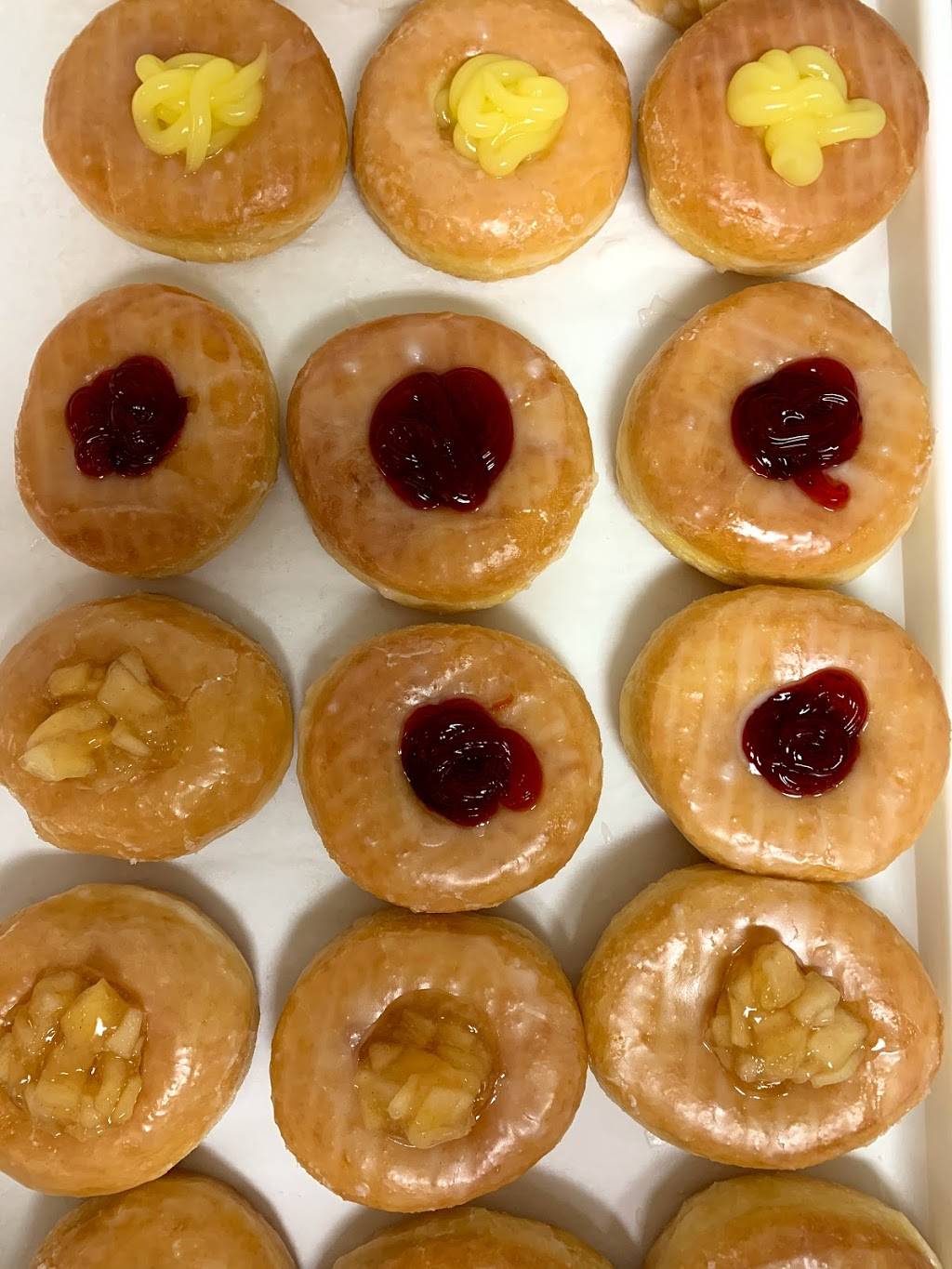 East Town Donuts | bakery | 1101 Caseyville Rd suite e, Caseyville, IL 62232, USA | 6188030407 OR +1 618-803-0407