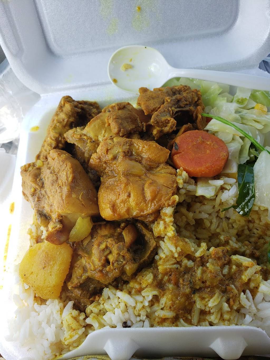 Golden Krust Caribbean Bakery & Grill | restaurant | 1020 FL-50, Clermont, FL 34711, USA | 3527085515 OR +1 352-708-5515