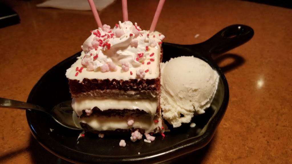 TGI Fridays | restaurant | 2795 Cabot Dr, Corona, CA 92883, USA | 9512778225 OR +1 951-277-8225