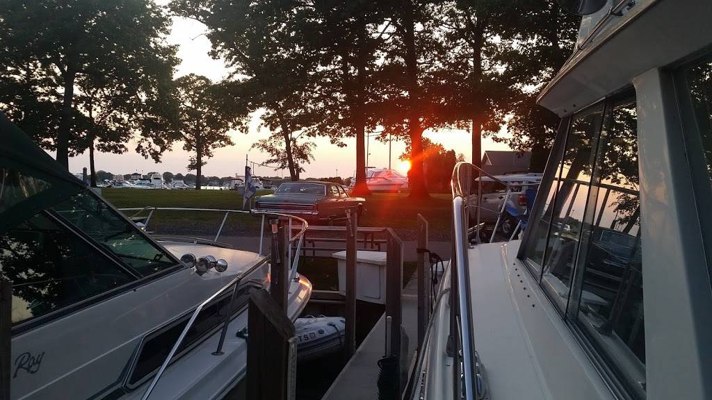 Ford Yacht Club | restaurant | Ford Yacht Club, 29500 Southpointe Rd, Grosse Ile Township, MI 48138, USA | 7346768422 OR +1 734-676-8422