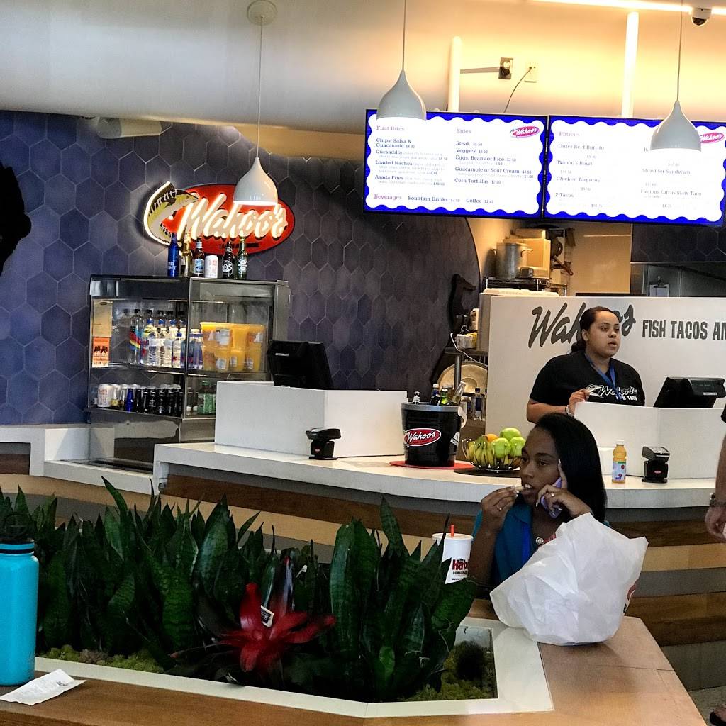 Wahoos Fish Taco | restaurant | 600 World Way, Los Angeles, CA 90045, USA | 3106461770 OR +1 310-646-1770