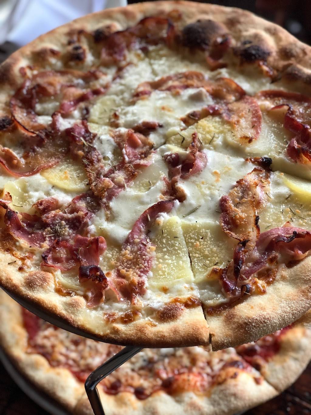 Sandrino Pizza & Vino | restaurant | 45 Caledonia St, Sausalito, CA 94965, USA | 4157299166 OR +1 415-729-9166