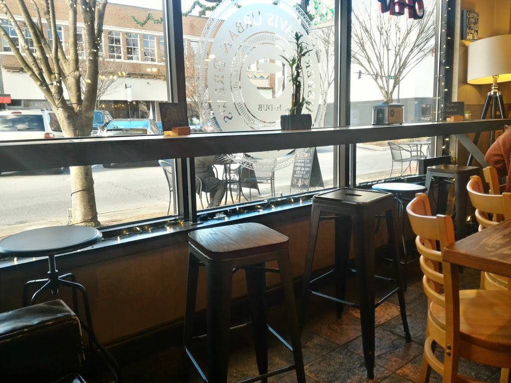 Hibbert-Davis Urban Brews | restaurant | 247 Broad St Suite 101, Kingsport, TN 37660, USA | 4232474382 OR +1 423-247-4382