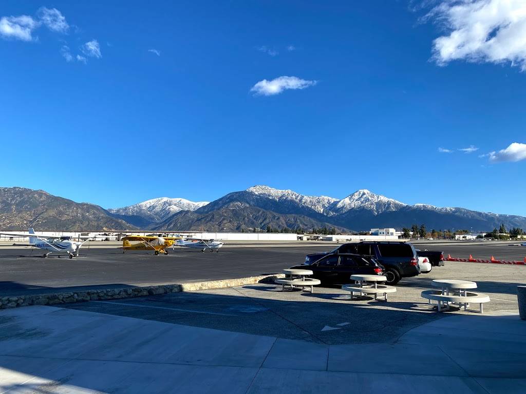 Maniac-Mikes Cafe | restaurant | 1749 W 13th St, Upland, CA 91786, USA | 9099829886 OR +1 909-982-9886