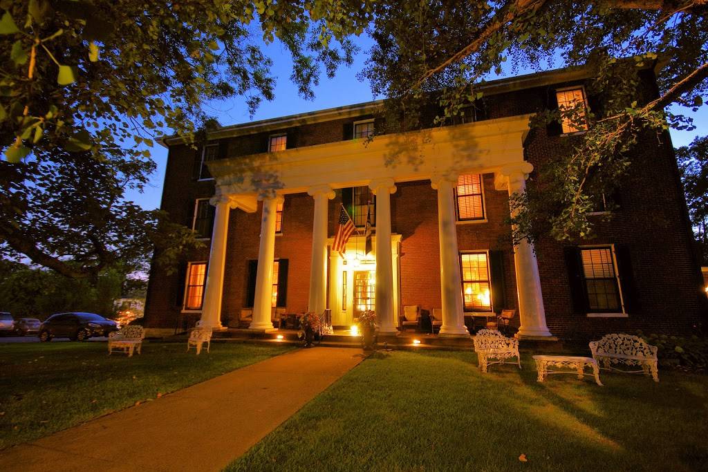 Beaumont Inn | restaurant | 638 Beaumont Inn Dr, Harrodsburg, KY 40330, USA | 8597343381 OR +1 859-734-3381