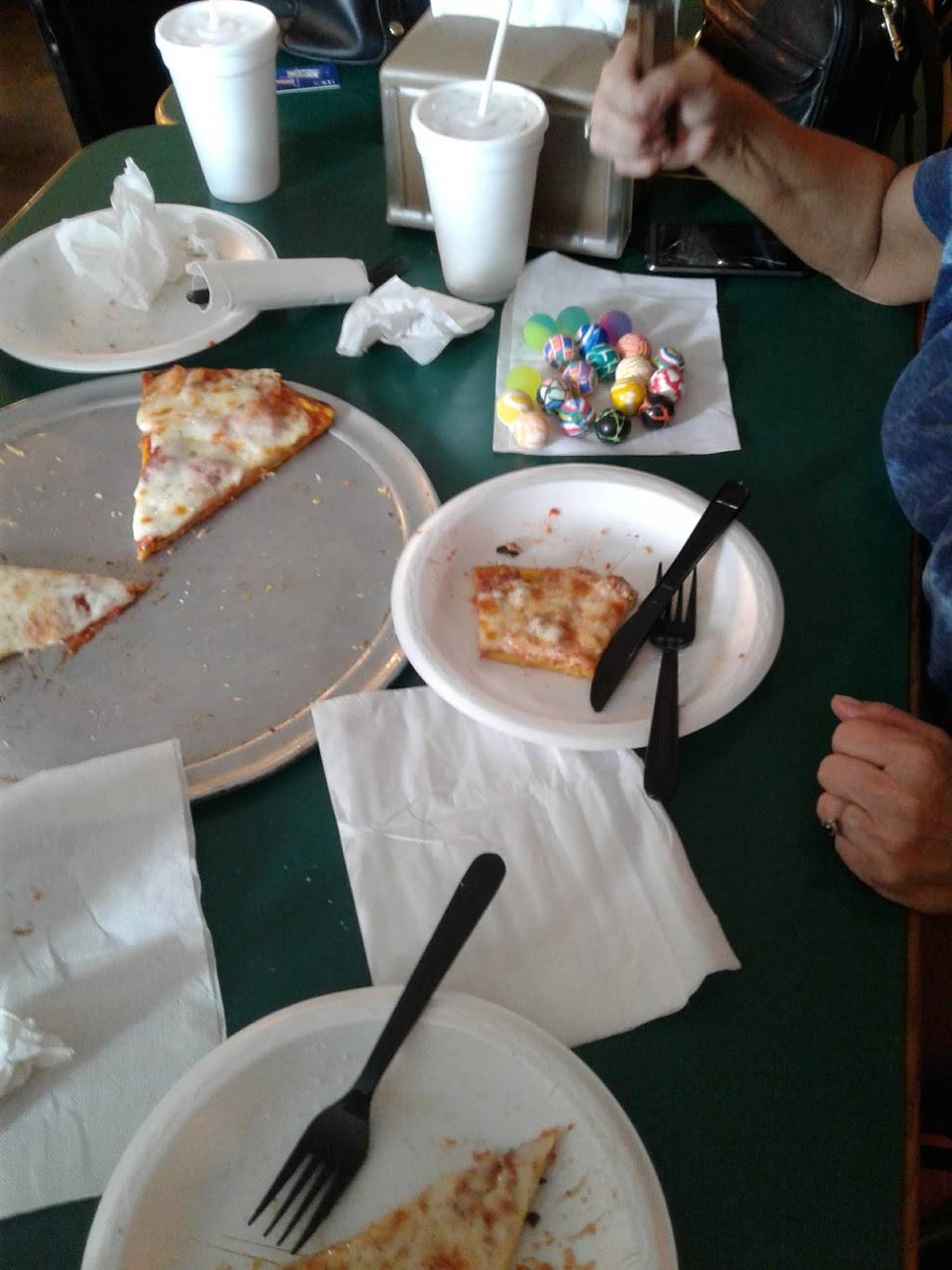 Pizza Plus | restaurant | 4102 SW Hwy, Hometown, IL 60456, USA | 7086367200 OR +1 708-636-7200