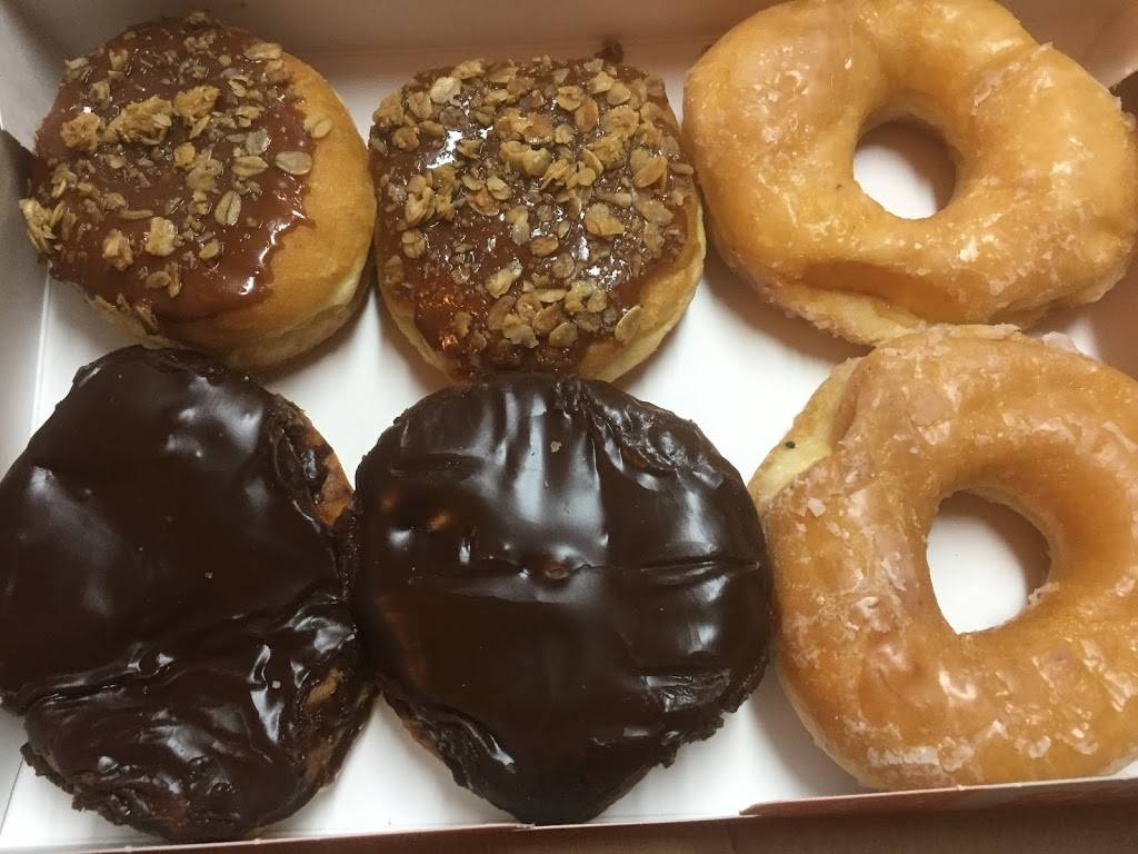 Dunkin Donuts | cafe | 6120 Fresh Meadow Ln, Fresh Meadows, NY 11365, USA | 7184635819 OR +1 718-463-5819