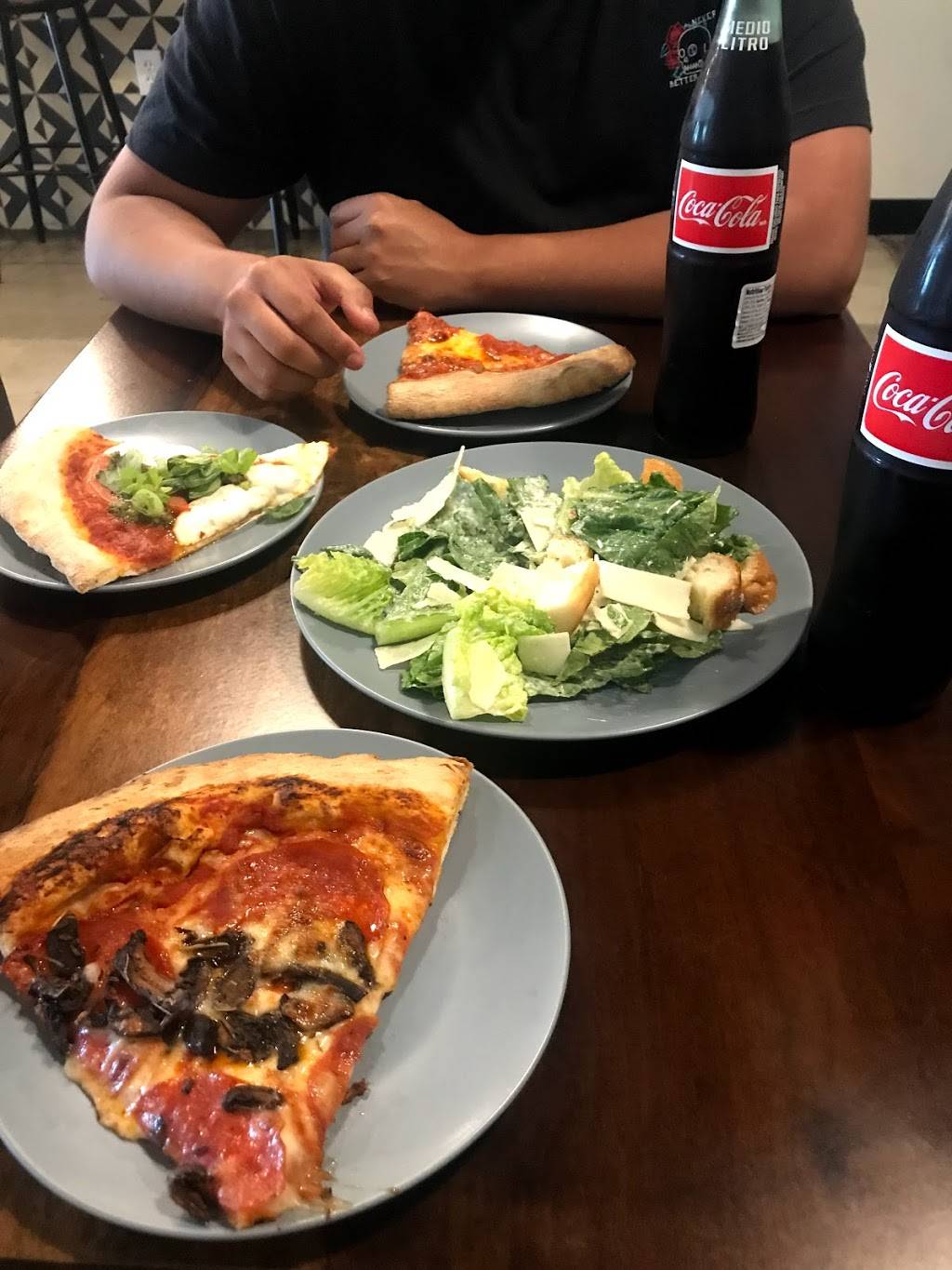 Black Cat Pizza | restaurant | 401 Bryan Ave, Fort Worth, TX 76104, USA | 8174895150 OR +1 817-489-5150