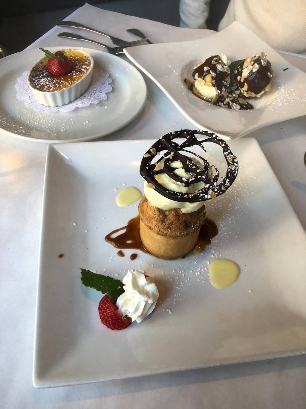 Chez Joel Bistro Francais | restaurant | 1119 W Taylor St, Chicago, IL 60607, USA | 3122266479 OR +1 312-226-6479