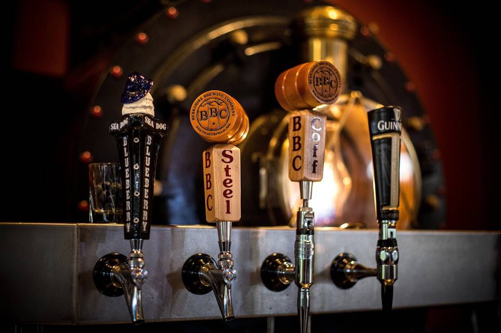 Platform Sports Bar | restaurant | 125A Pleasant St, Northampton, MA 01060, USA | 4133413161 OR +1 413-341-3161