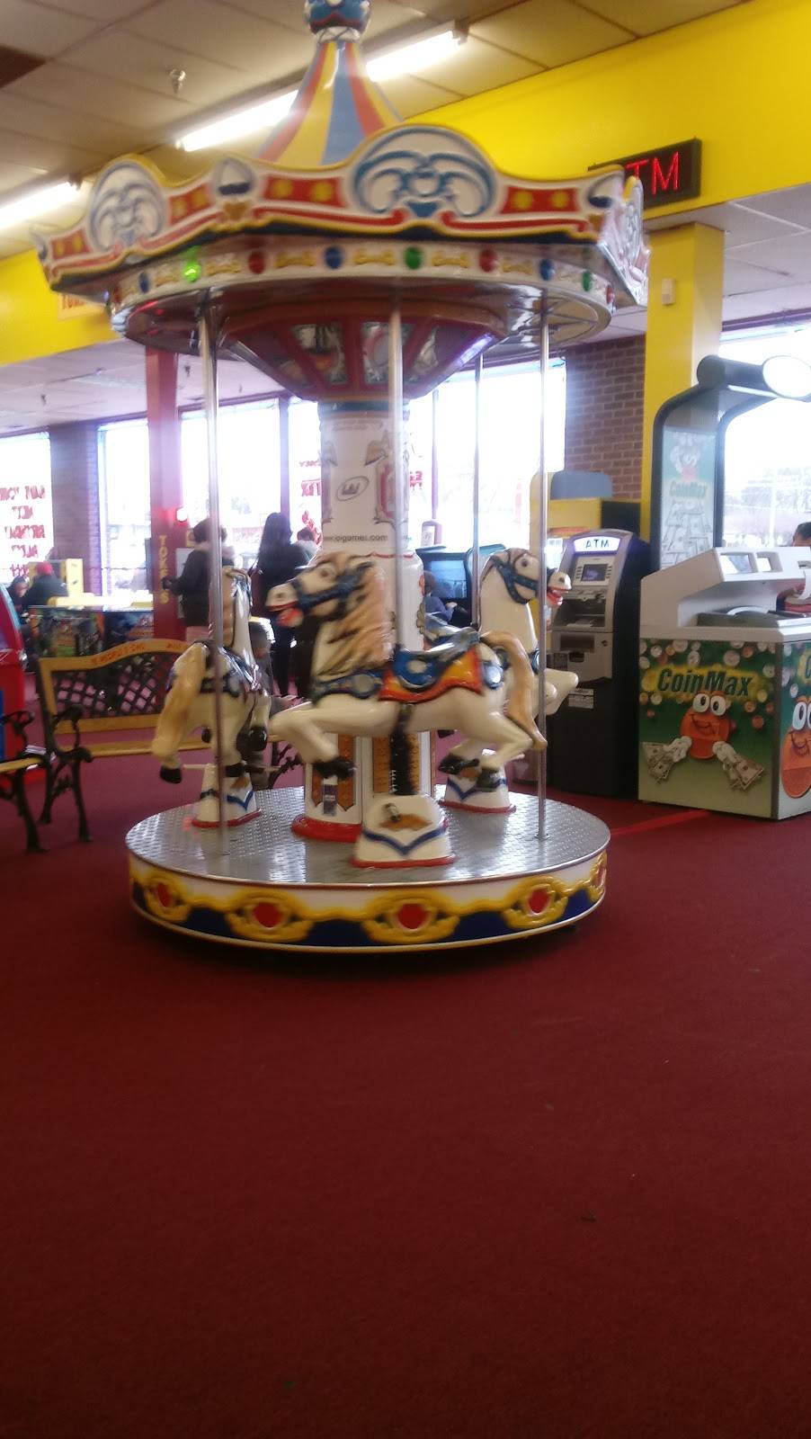 The Peoples Choice Family Fun Center | restaurant | 2411 Grand Ave, Waukegan, IL 60085, USA | 8477374026 OR +1 847-737-4026