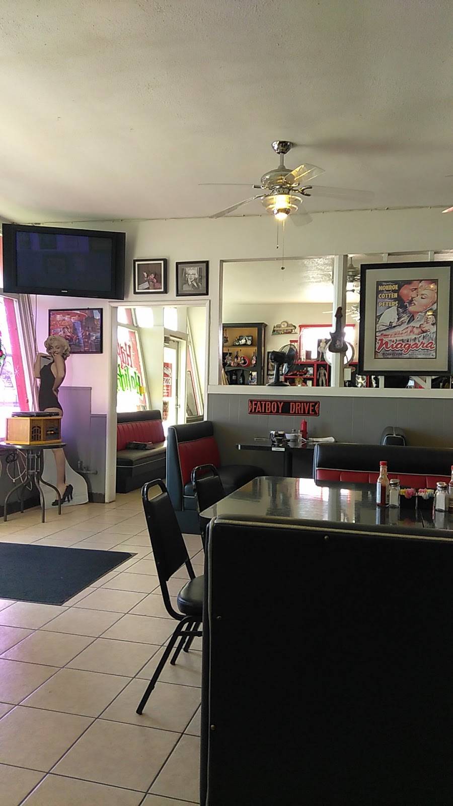 Chicas Place Deli & Grill | restaurant | 251 S Irwindale Ave, Azusa, CA 91702, USA | 6263341341 OR +1 626-334-1341